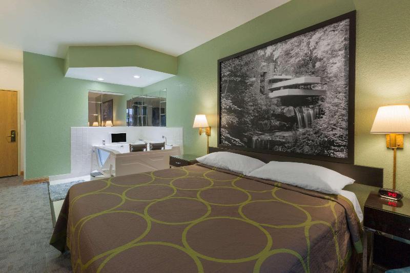 Super 8 By Wyndham Uniontown Pa image