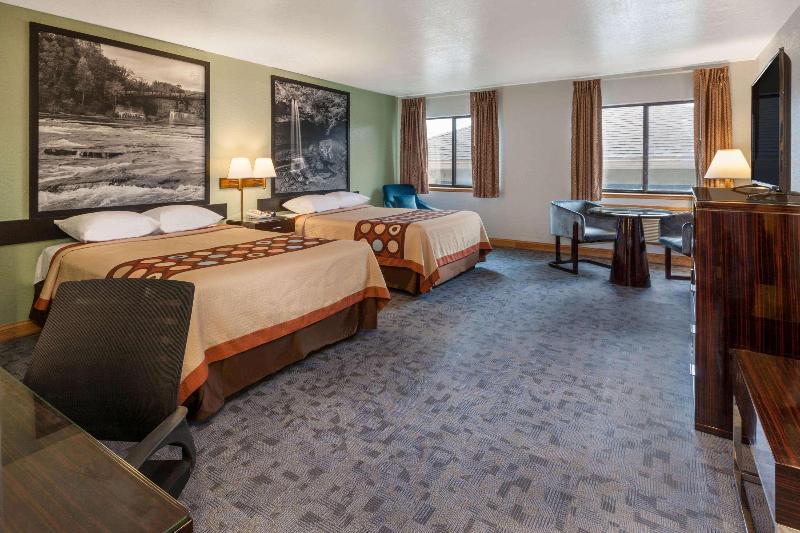 Super 8 By Wyndham Uniontown Pa image