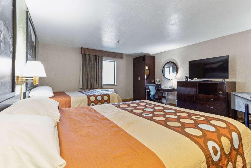 Super 8 By Wyndham Uniontown Pa image