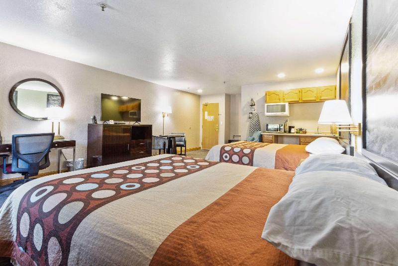 Super 8 By Wyndham Uniontown Pa image