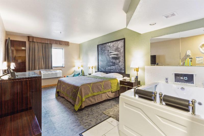 Super 8 By Wyndham Uniontown Pa image