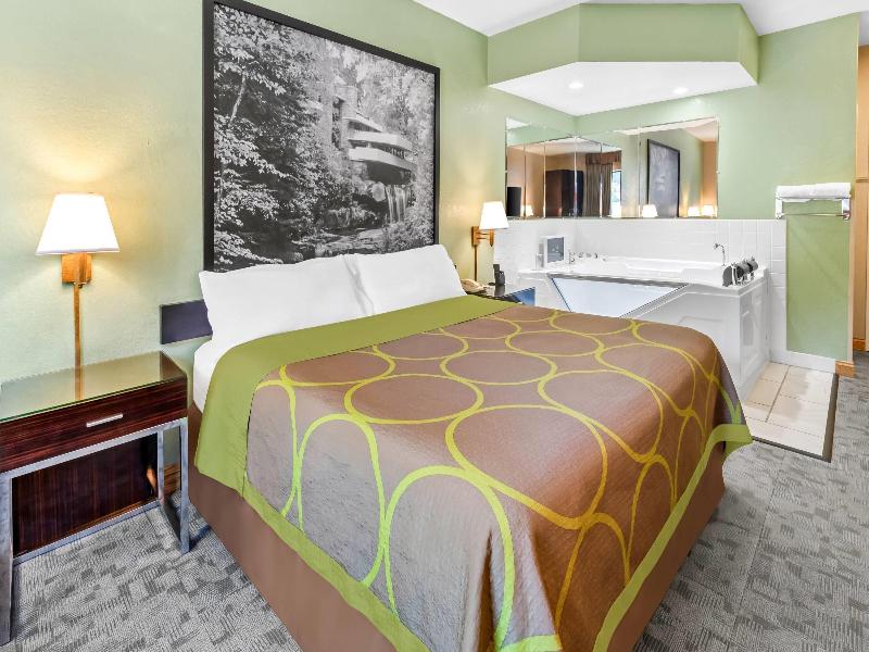 Super 8 By Wyndham Uniontown Pa image