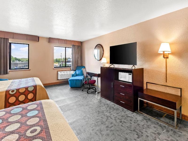 Super 8 By Wyndham Uniontown Pa image