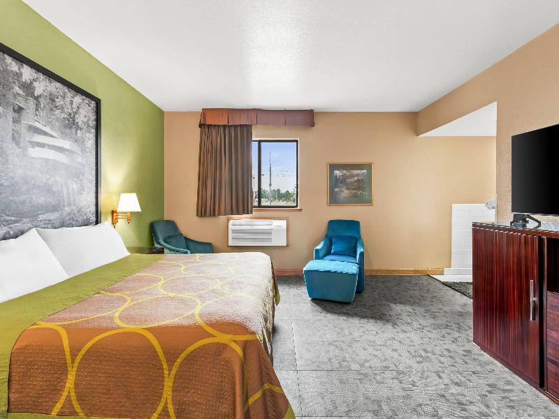 Super 8 By Wyndham Uniontown Pa image