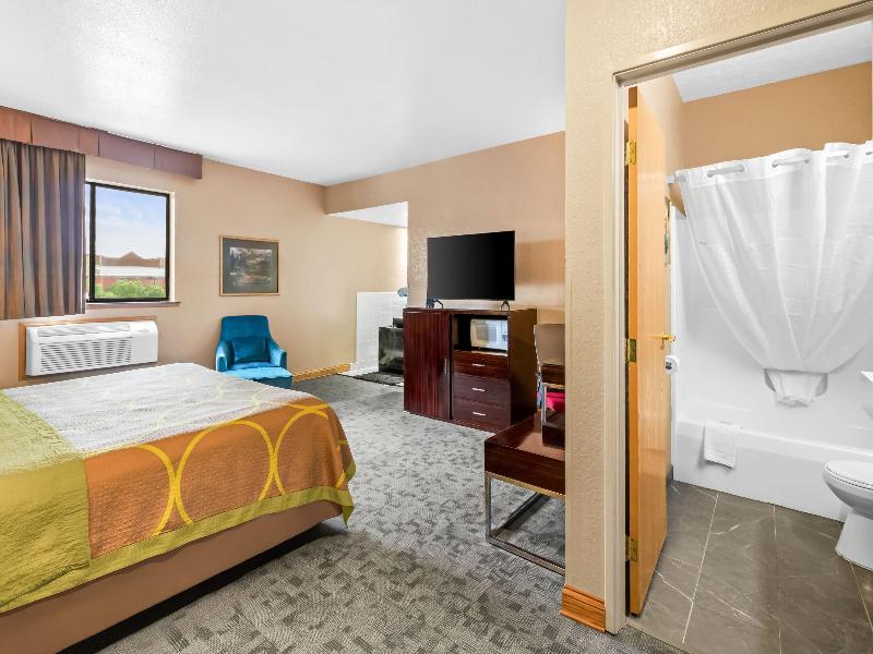 Super 8 By Wyndham Uniontown Pa image