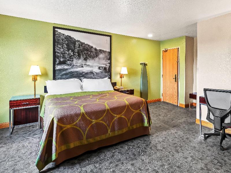 Super 8 By Wyndham Uniontown Pa image