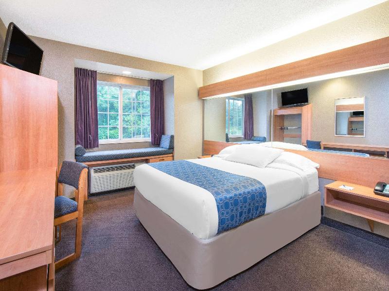 Microtel Inn & Suites By Wyndham Hazelton/Bruceto image
