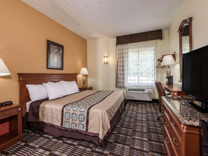 Days Inn by Wyndham Yadkinville image