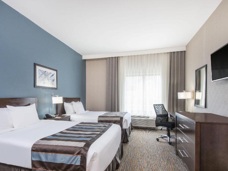 Wingate By Wyndham Niagara Falls image