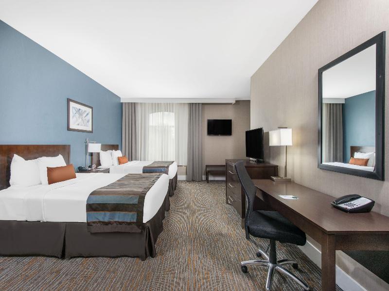 Wingate By Wyndham Niagara Falls image