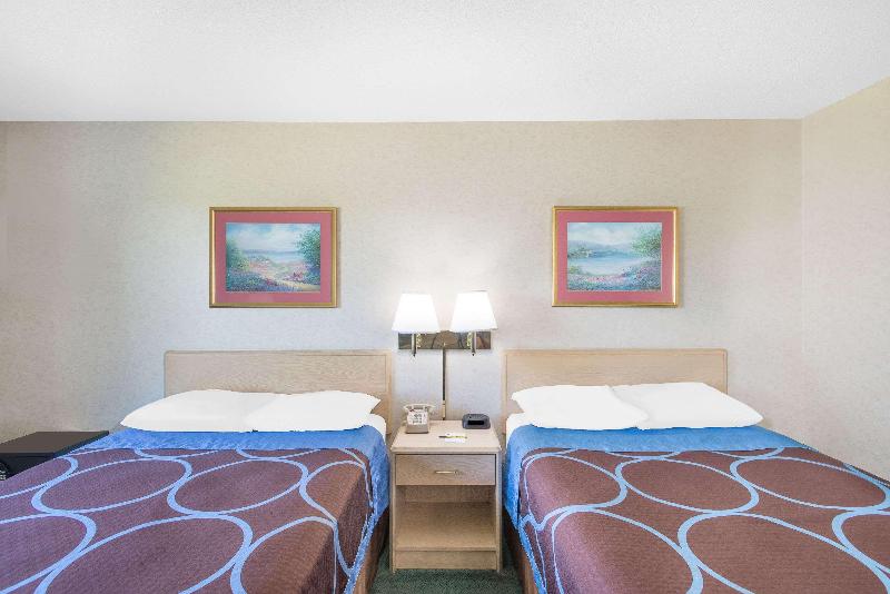 Super 8 by Wyndham Canandaigua image