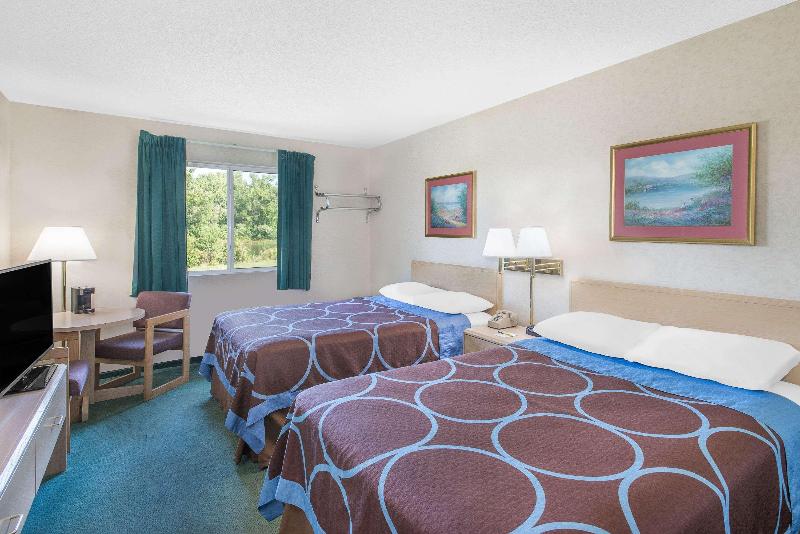 Super 8 by Wyndham Canandaigua image