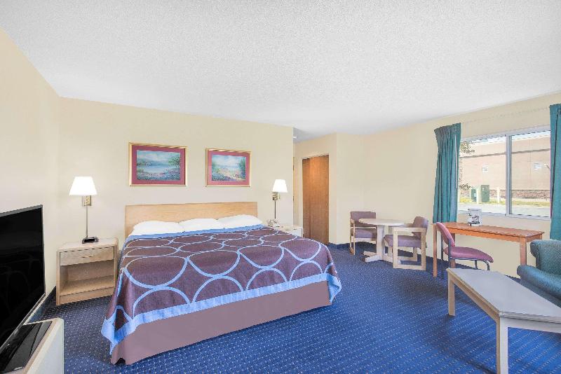 Super 8 by Wyndham Canandaigua image