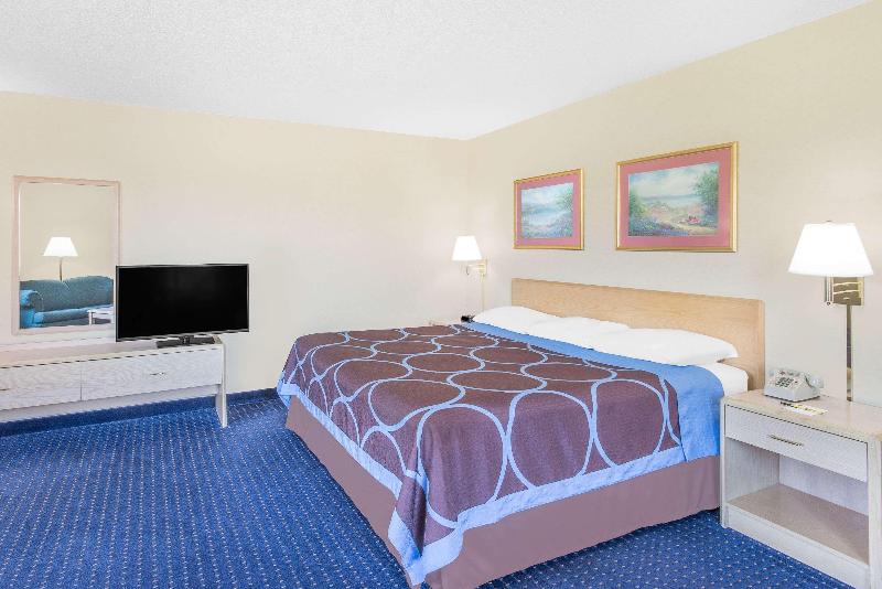 Super 8 by Wyndham Canandaigua image