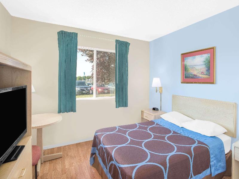 Super 8 by Wyndham Canandaigua image