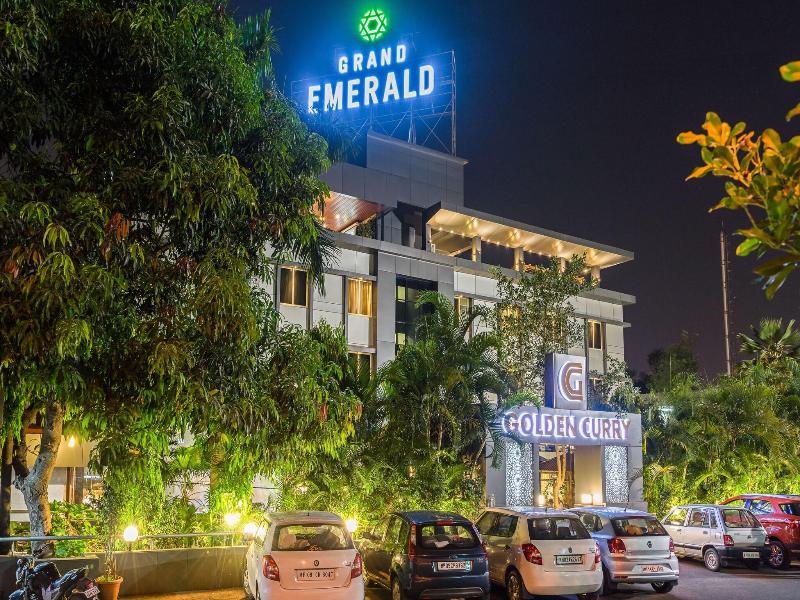 Treebo Grand Emerald Pune image