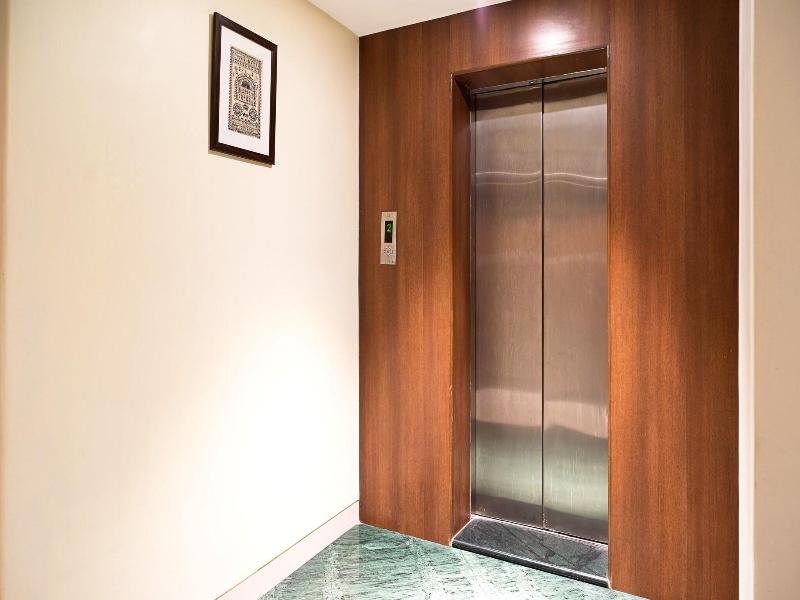 Treebo Grand Emerald Pune image