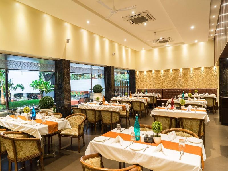 Treebo Grand Emerald Pune image