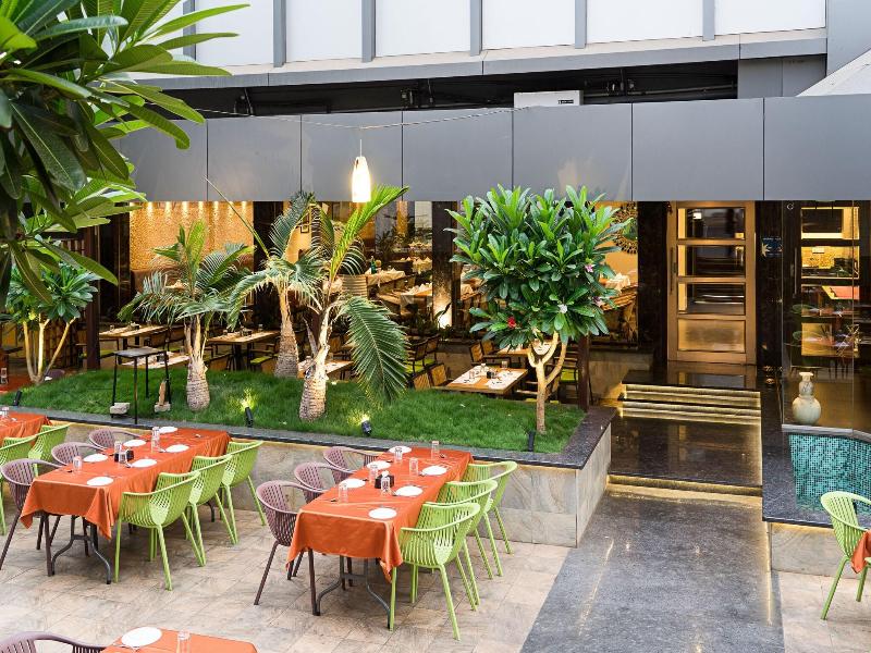 Treebo Grand Emerald Pune image
