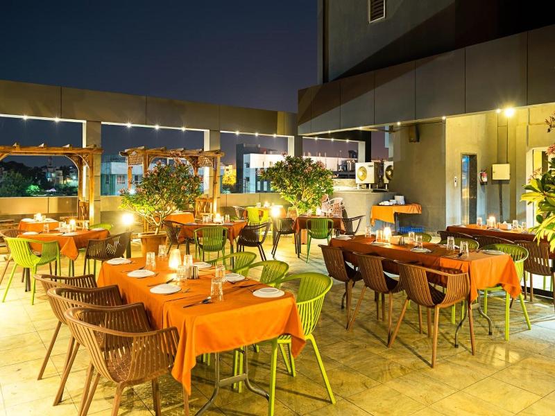 Treebo Grand Emerald Pune image