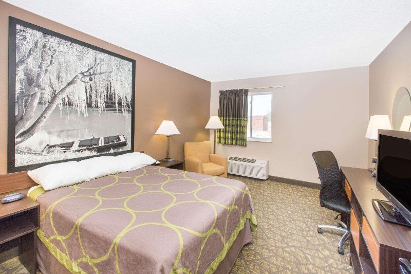 Super 8 By Wyndham Belleville image