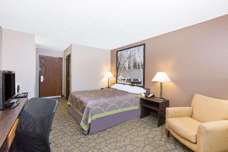 Super 8 By Wyndham Belleville image