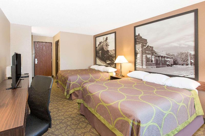 Super 8 By Wyndham Belleville image