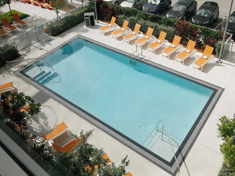 Aloft Miami Airport image