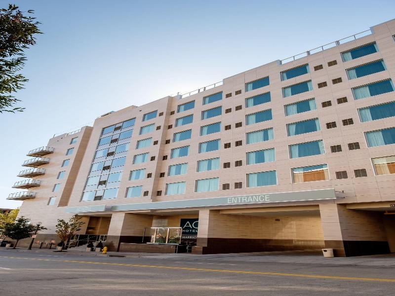 AC Hotel Cincinnati at The Banks image
