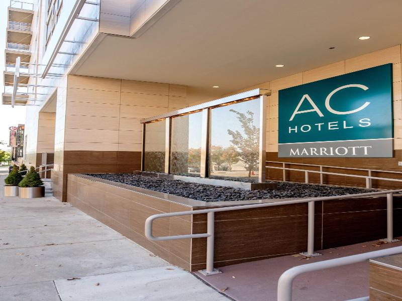 AC Hotel Cincinnati at The Banks image
