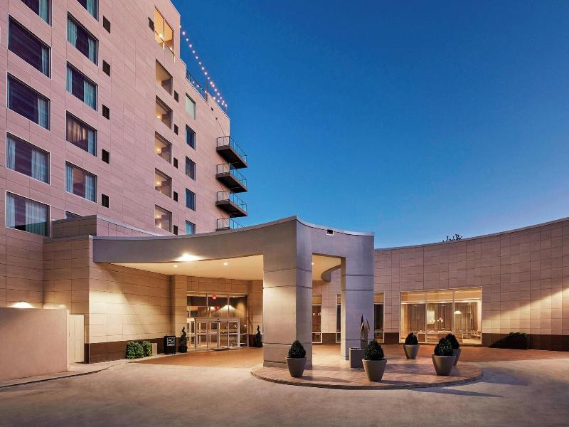 AC Hotel Cincinnati at The Banks image