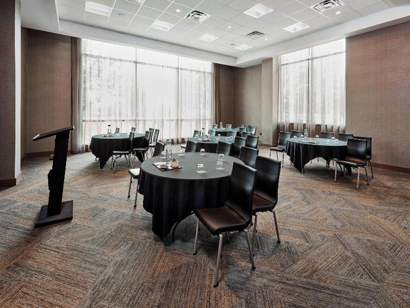 AC Hotel Cincinnati at The Banks image