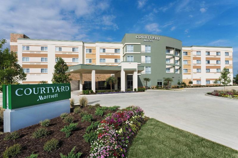 Courtyard Ruston image