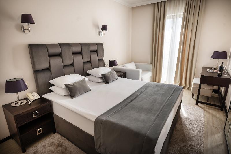 Hotel Moskva image