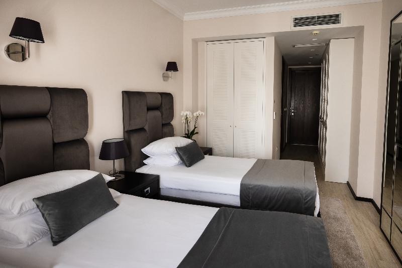 Hotel Moskva image