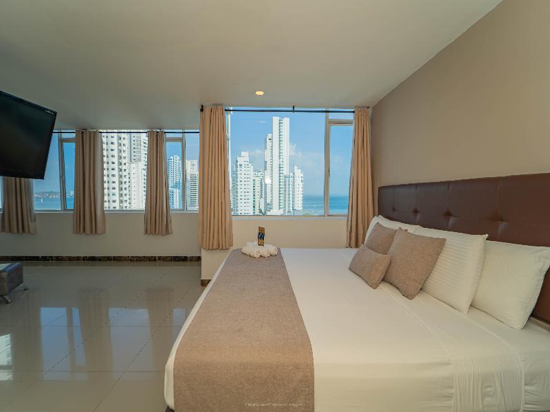 Hotel La Gran Via image