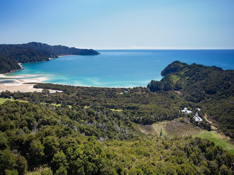 Awaroa Lodge image