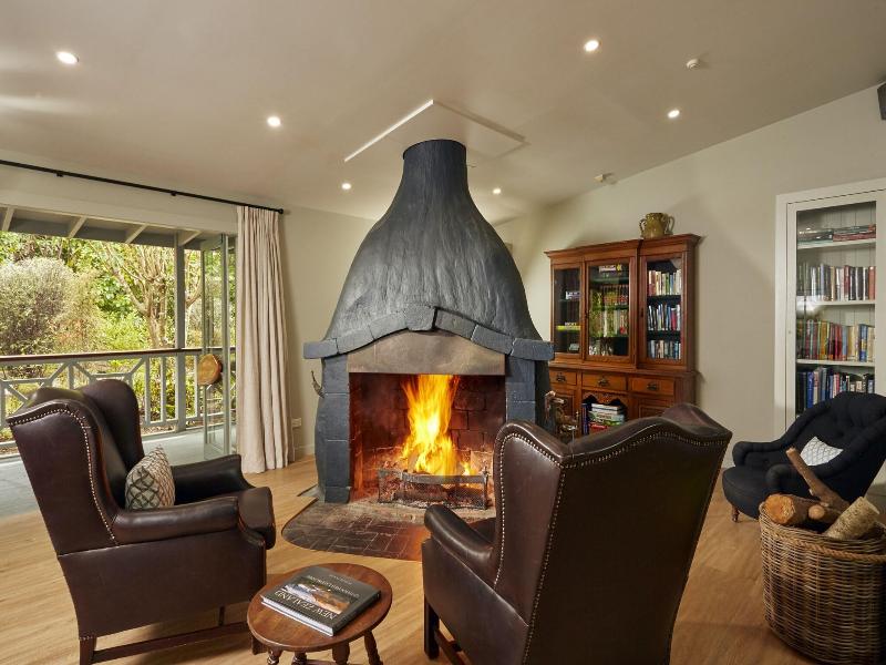 Awaroa Lodge image