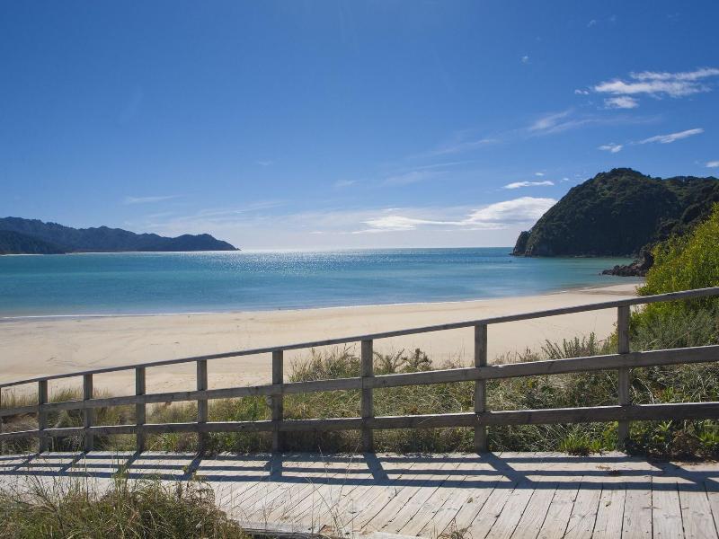 Awaroa Lodge image