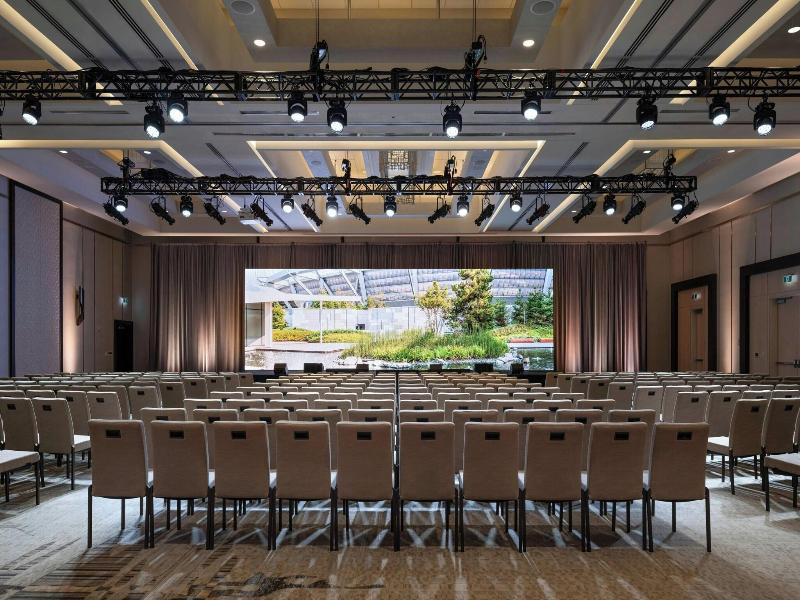 Stay in style at JW Marriott parq Vancouver