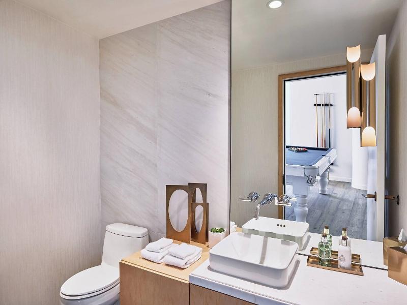 Stay in style at JW Marriott parq Vancouver
