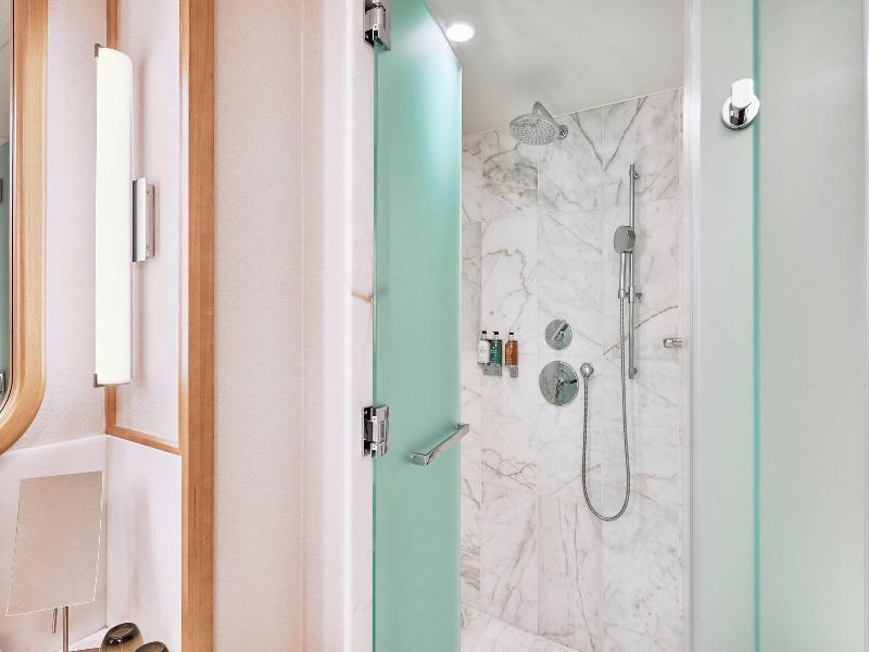 Stay in style at JW Marriott parq Vancouver