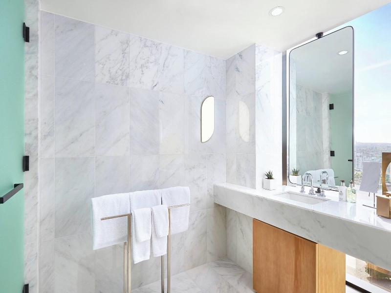 Stay in style at JW Marriott parq Vancouver