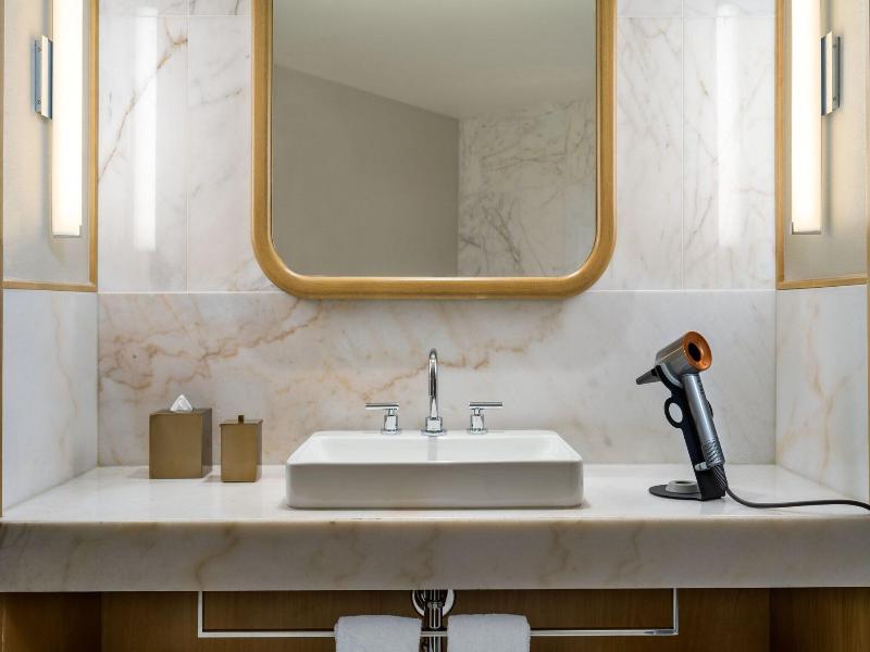 Stay in style at JW Marriott parq Vancouver