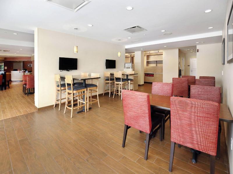 TownePlace Suites Grove City Mercer/Outlets image