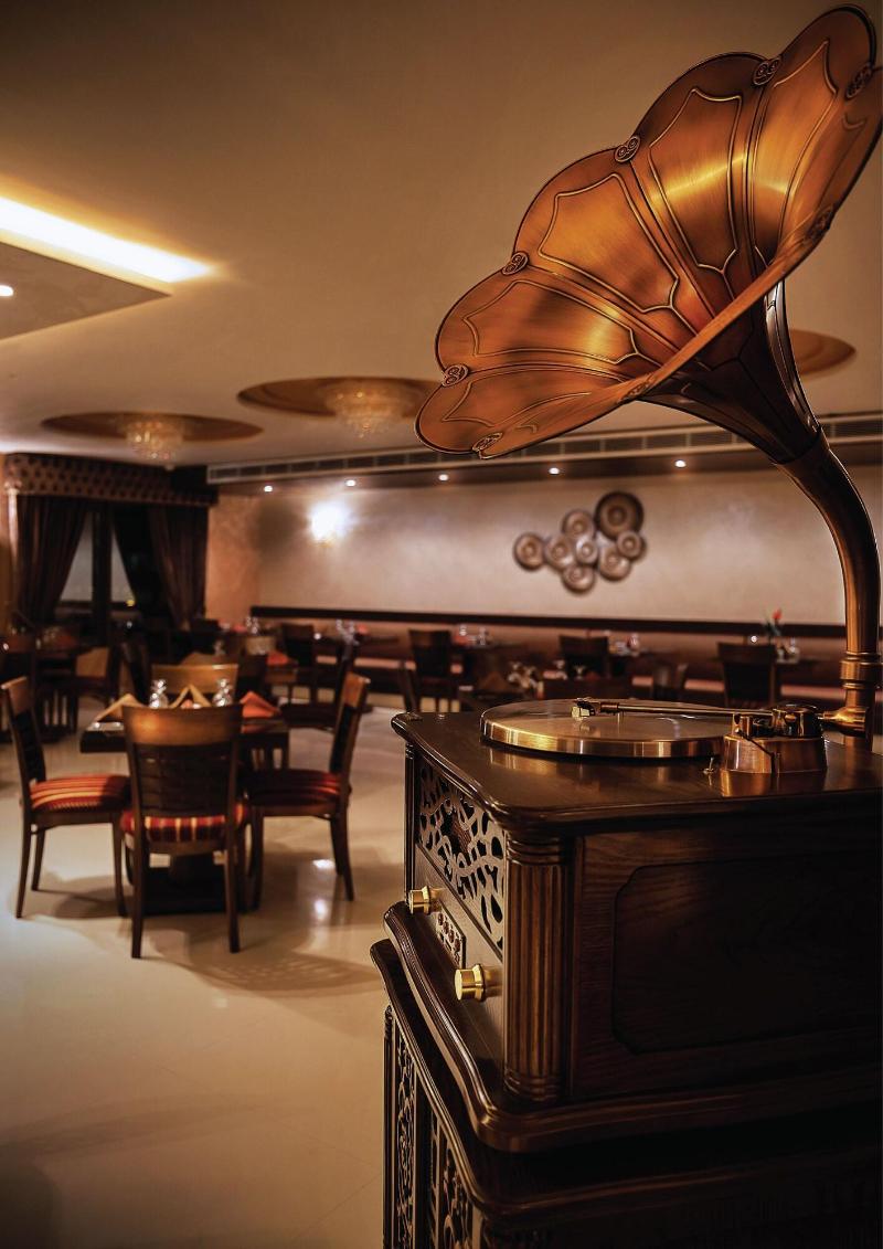 Seven Roses Hotel image