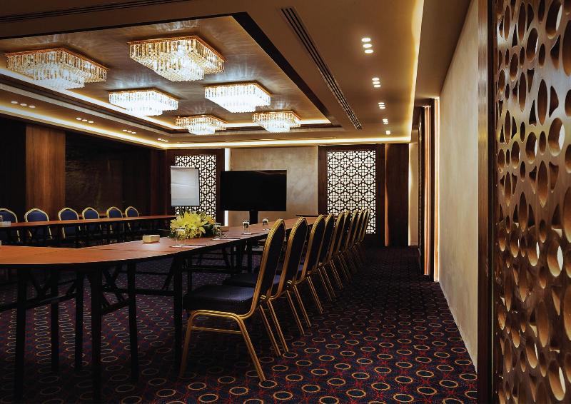 Seven Roses Hotel image