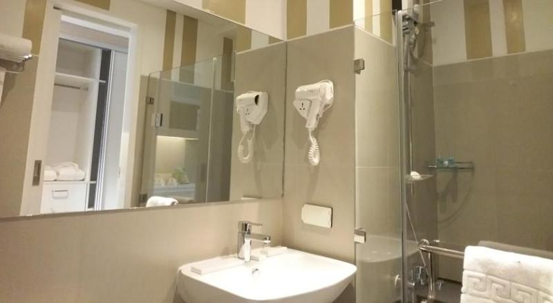 Injap Tower Hotel image