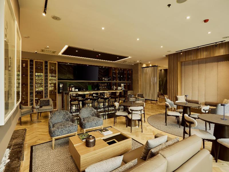 Ek Hotel image