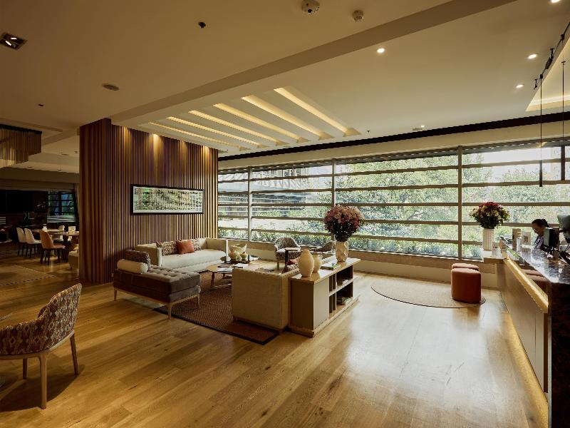 Ek Hotel image